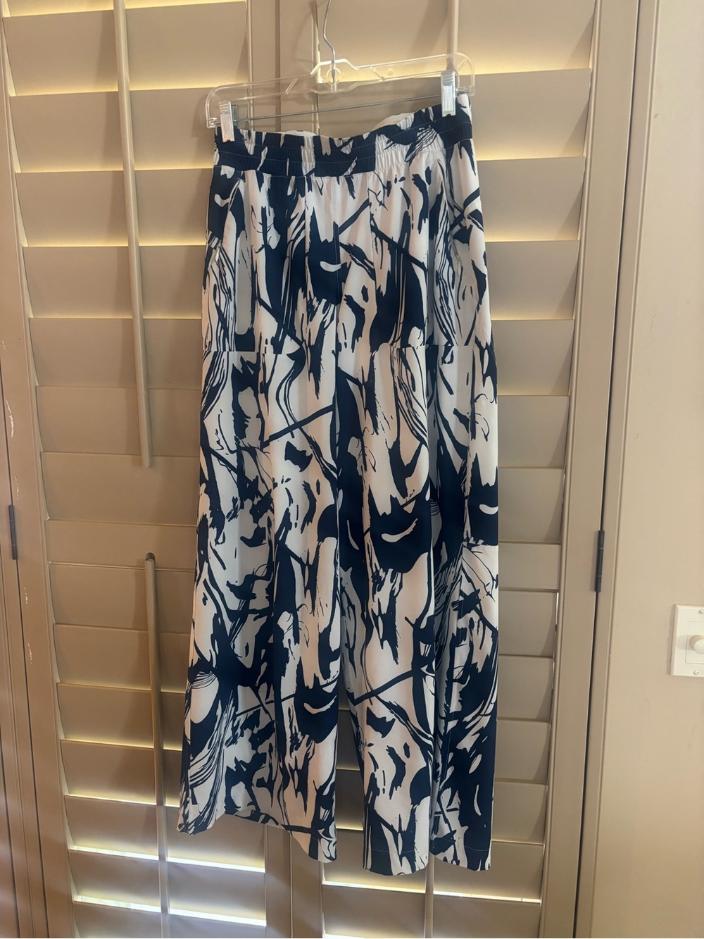 lululemon athletica Wide Leg Pants in Navy and White Abstract Print